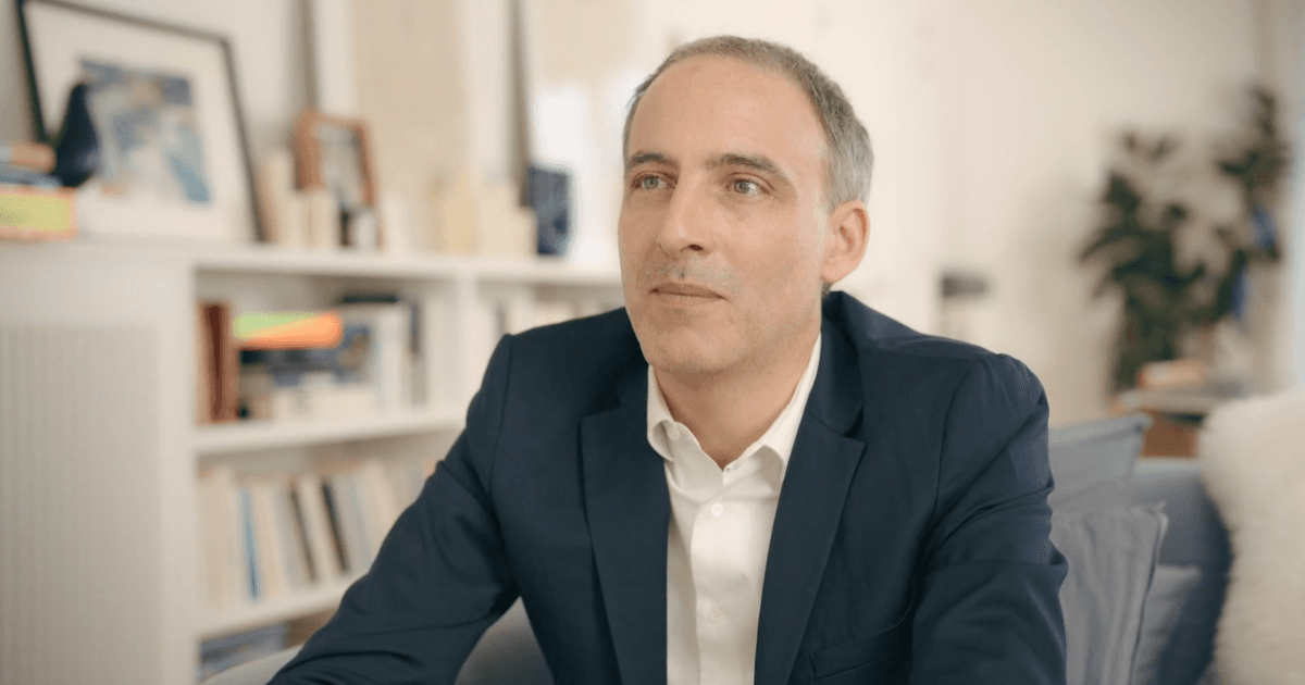 Raphaël Glucksmann dévoile l'héritage familial exceptionnel