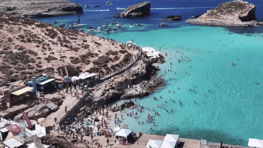 Surtourisme à Malte : leçons pour le Cameroun et sa souveraineté touristique